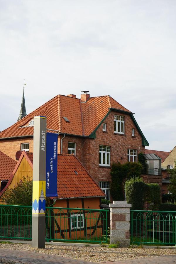 Ferienwohnungen Hafenblick บอยเซนบวร์ก ภายนอก รูปภาพ